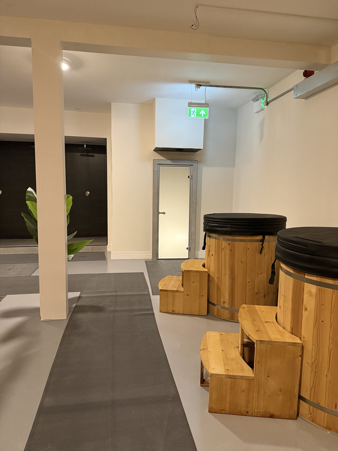 Cold plunge baths at Revibe Recovery and Wellbeing